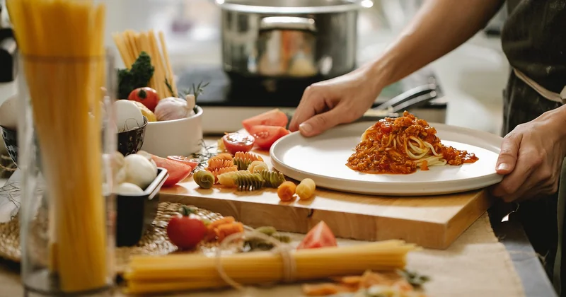 Les ingrédients et les proportions exactes pour environ 24 mini quiches