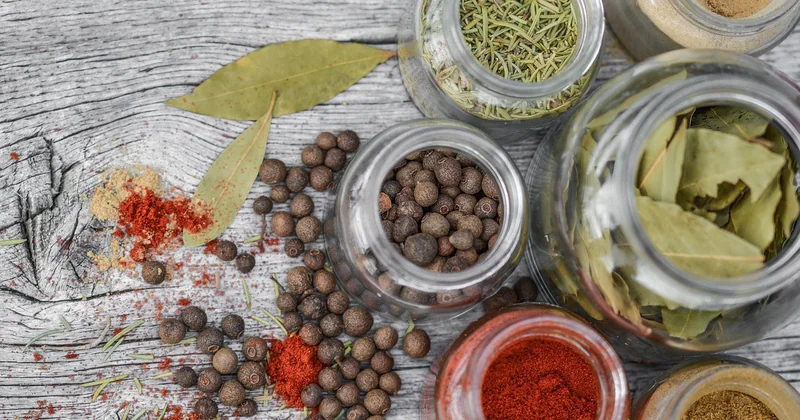 La technique du tempering (tadka) : l'étape que tout le monde saute